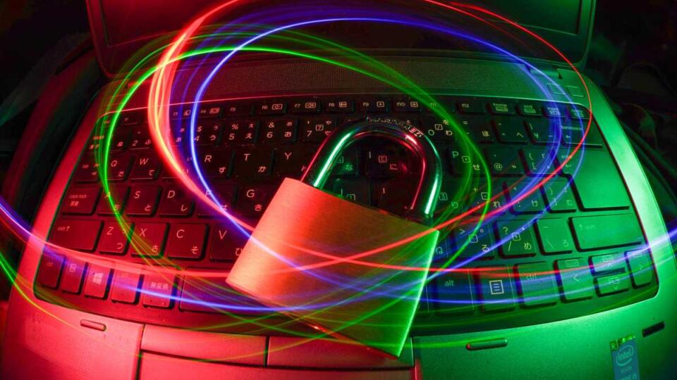 Noopener e noreferrer, cosa sono e come toglierli (se devi proprio farlo)