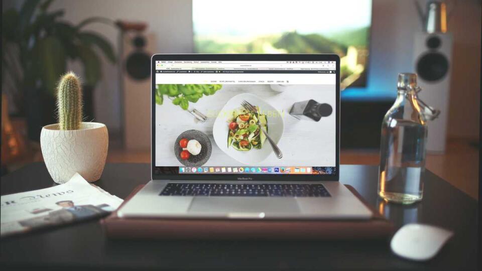 Google EAT (EEAT): cos’è e quali relazioni ha con la SEO